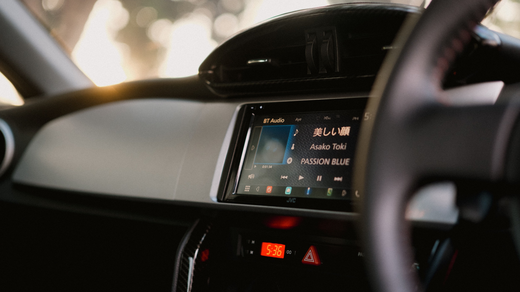 Android Auto: Google подтвердила новый плеер и починила автозапуск музыки