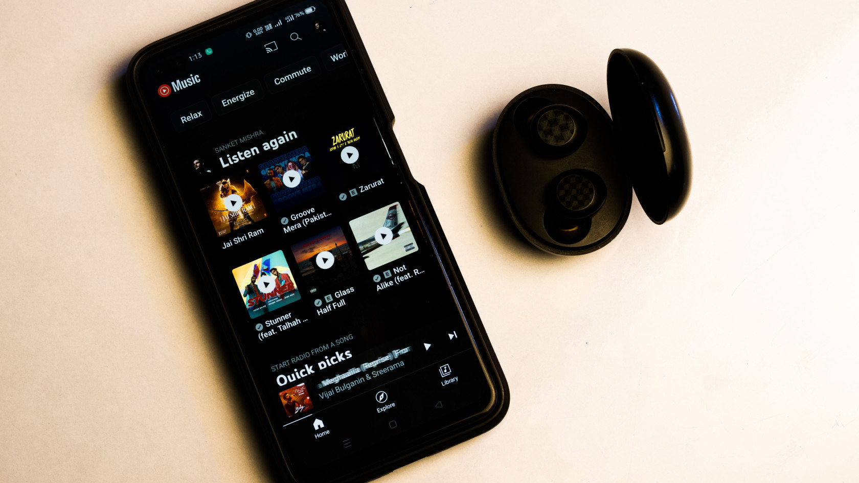 YouTube Music начал помечать песни, созданные нейросетью